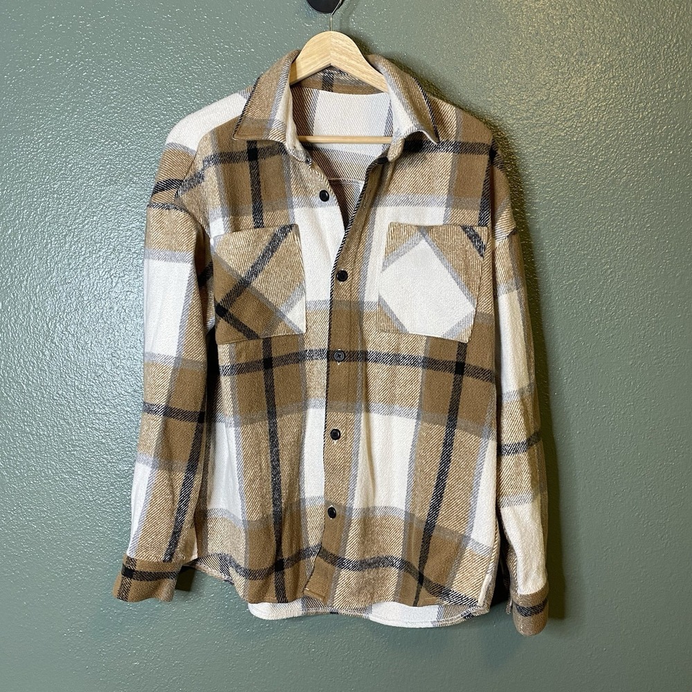 Women's Medium Button Up Plaid Collared Shirt Shacket Top Flap Pocket